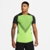 NIKE RAFA NKCT DRIFIT ADVANTAGE SS TOP DD8540-045 BLACK/NEON YELLOW